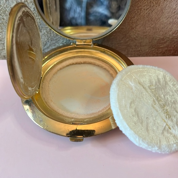 Vintage Dorothy Gray Makeup Compact Goldtone Lipstick Powder - Picture 4 of 7